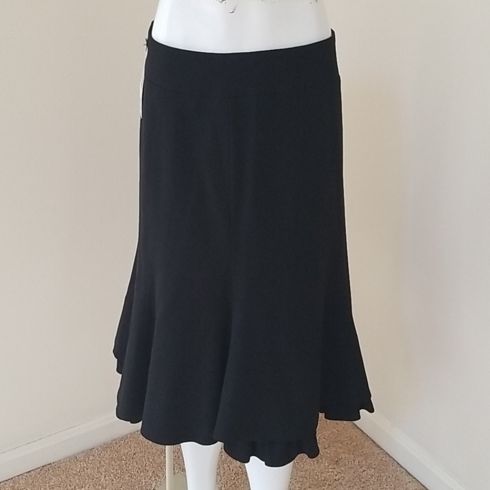 NWT! Rene’ Lezard black SZ 36 ruffled wool skirt